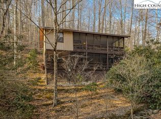 212 River Loop, Newland, NC 28657