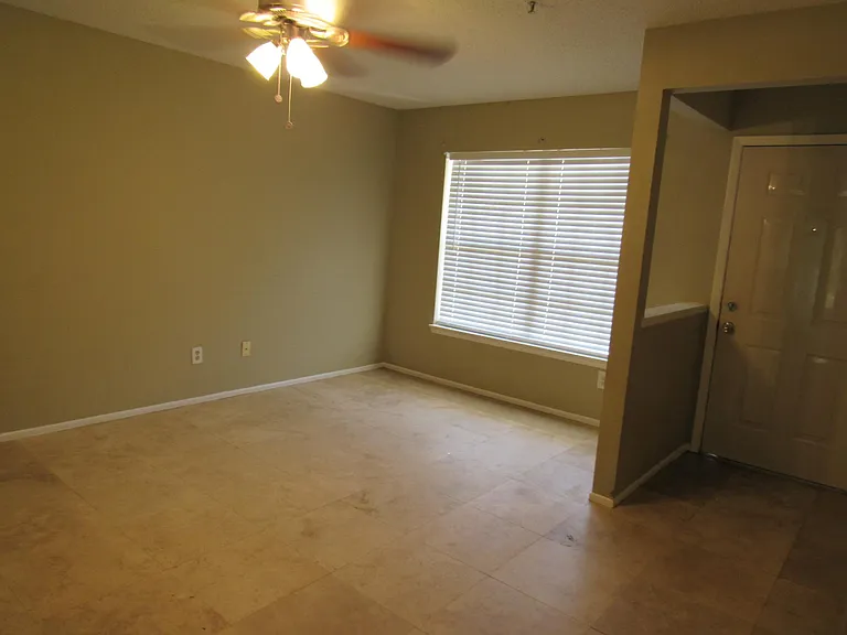 109 Reserve Cir #113 — Photo 24