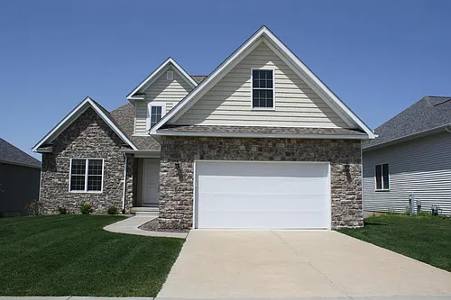 100 Cobblestone Ln Photo 1