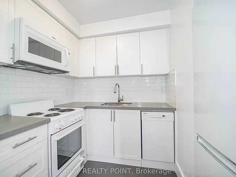 55 Isabella St #1204 — Photo 10