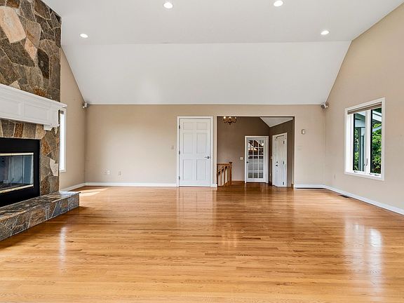 3rd image of 53-2 Pine Hill Road