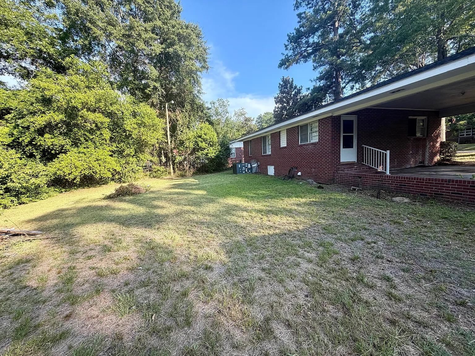 3 bed, 1008 sqft, $1,275 — Photo 2