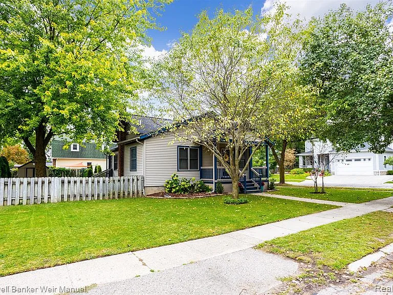 302 Yerkes St — Photo 2