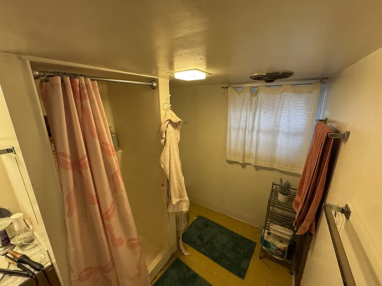1020 NE Indiana St — Photo 16