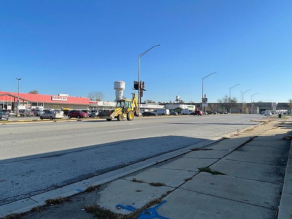 2nd image of 6659 W 111th St