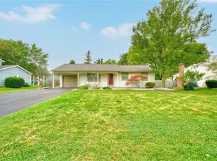 67 Stallion Cir, Rochester, NY 14626