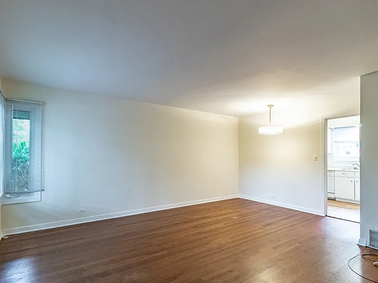 519 1/2 Ridge Rd — Photo 2