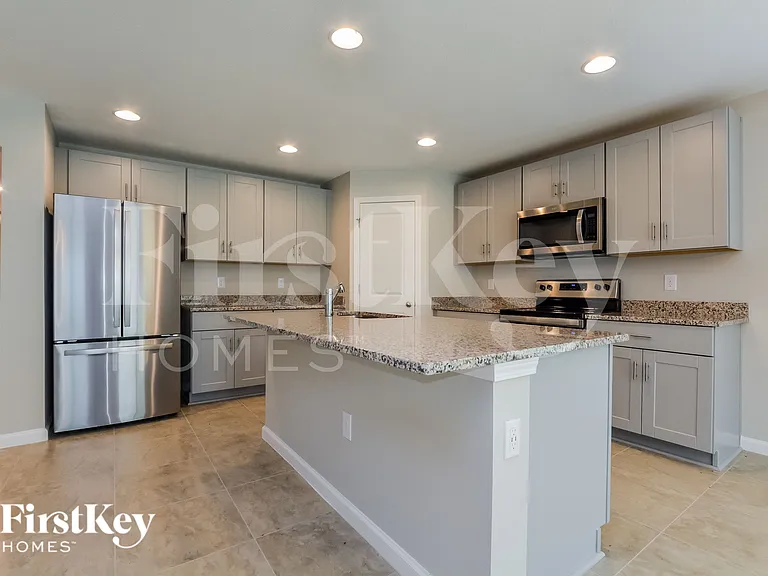 481 Earhart Dr — Photo 4