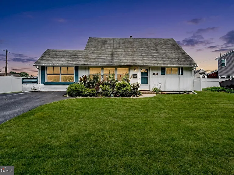 129 Plumbridge Dr — Photo 2