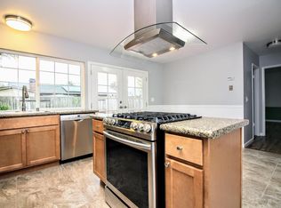 5017 Oak Park Way, Santa Rosa, CA 95409