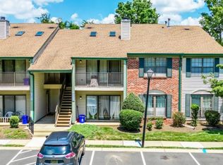 16 Taylor Dr, Franklin Park, NJ 08823