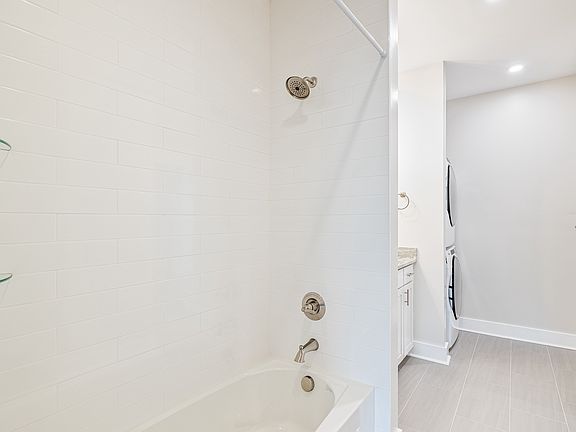 5th image of 310 W Brookland Park Blvd #203