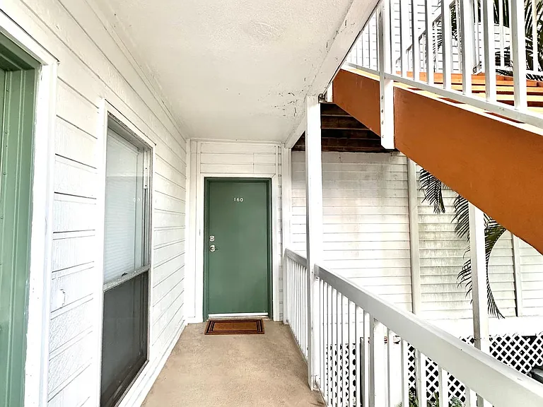 160 Cypress Point Dr — Photo 3
