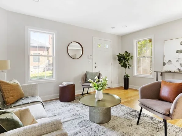 40 Brattle St APT 7, Arlington, MA 02476