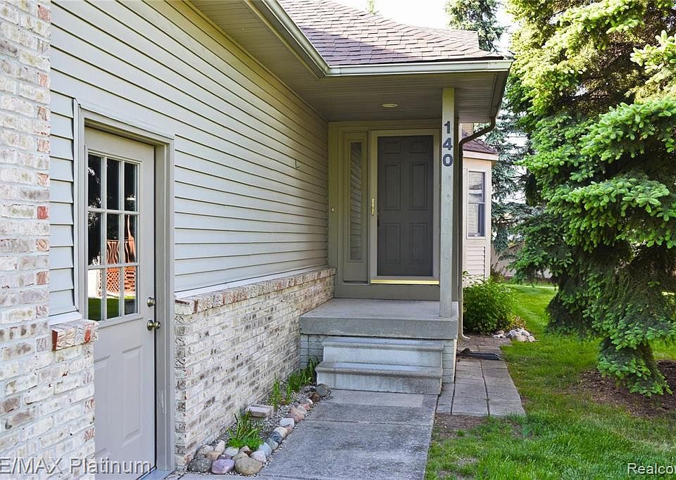 1st image of 140 Creekwood Cir