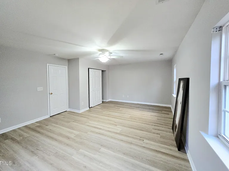 3010 Remington Oaks Cir — Photo 8