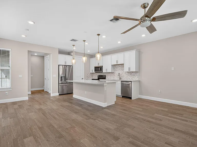 1887 SE Ocean Cove Way — Photo 9