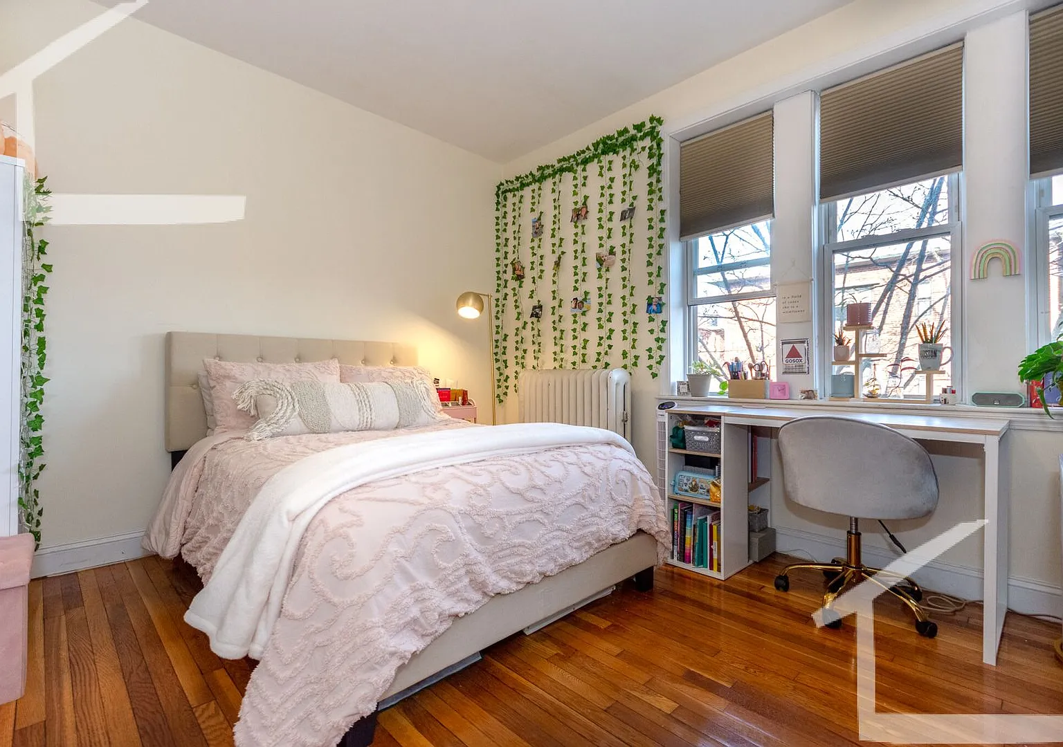 Spacious 3-bed, 1-bath Brookline unit right near BU — Photo 2