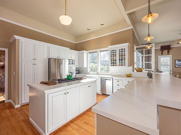 4th image of 393 Stage Rd