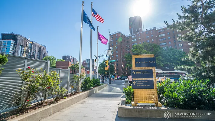 Sold by Silverstone Group USA Corp. | media 50