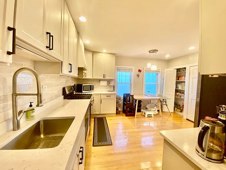 7 Vincent Ave — Photo 10
