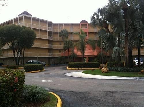 1st image of 8290 Lake Dr APT 417