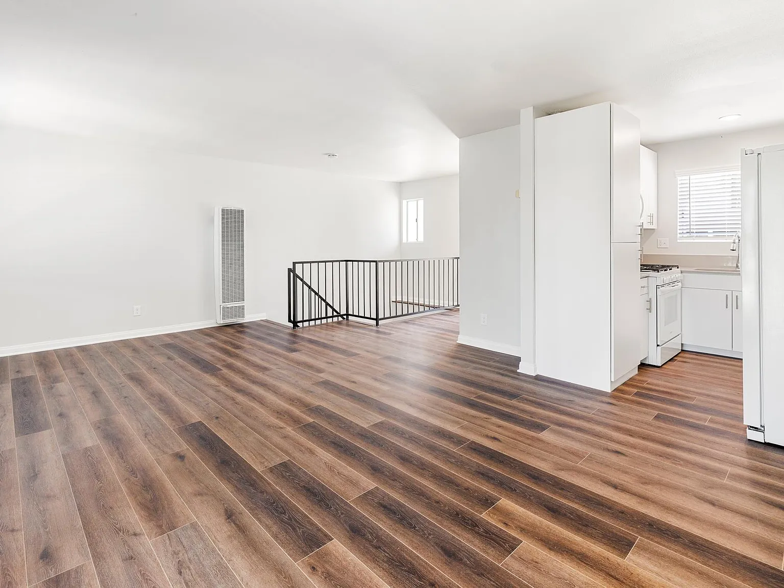 La Vista Apartments — Photo 3