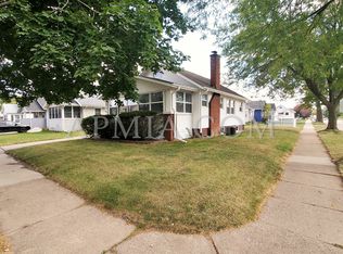 1079 F Ave NW, Cedar Rapids, IA 52405