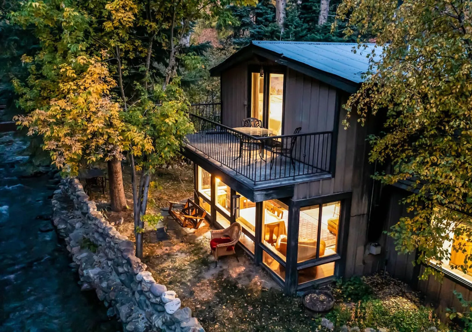 Cabin on Big Cottonwood River — Photo 3