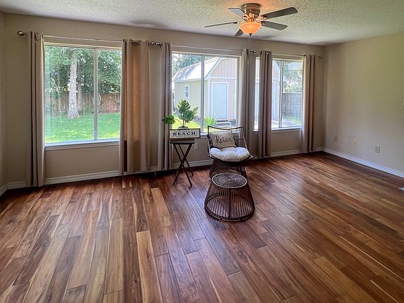 4th image of 2877 Spanish Cove Dr N