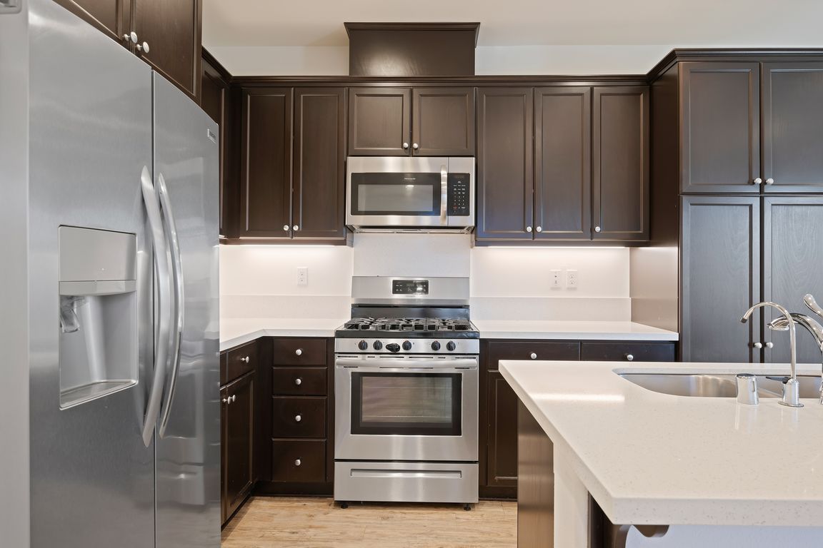 16 - Kitchen