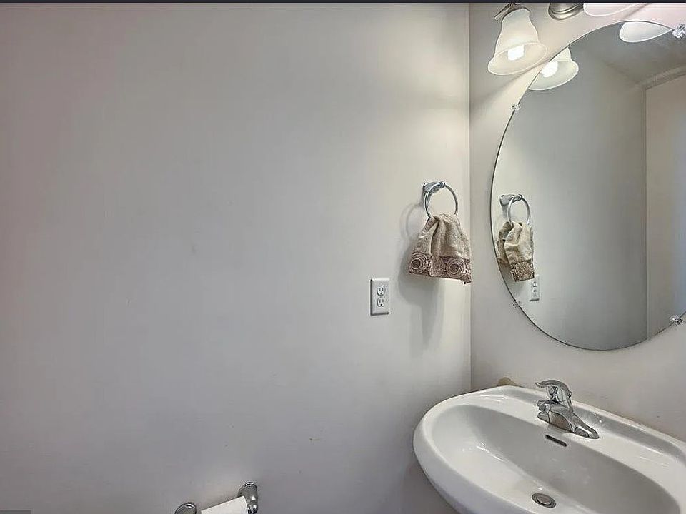 1st image of 22 Indiana Cir