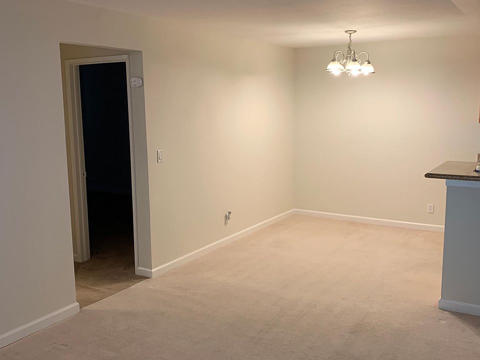 1st image of 2742 Somerset Park Cir