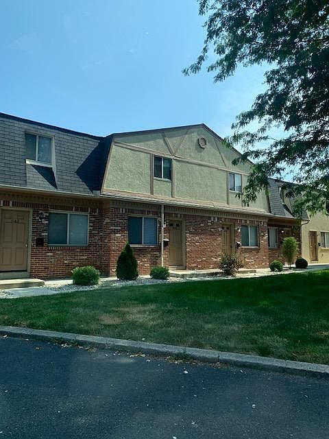 1st image of 3180 Riverview Cir