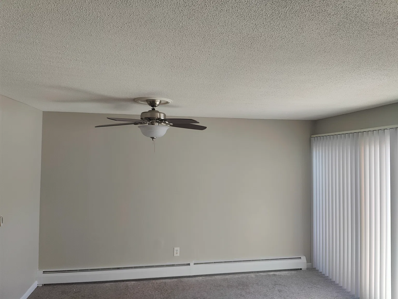 933 High Path Rd — Photo 1