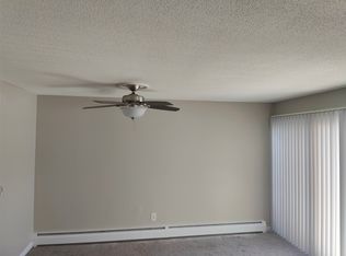 933 High Path Rd, Windsor, CT 06095