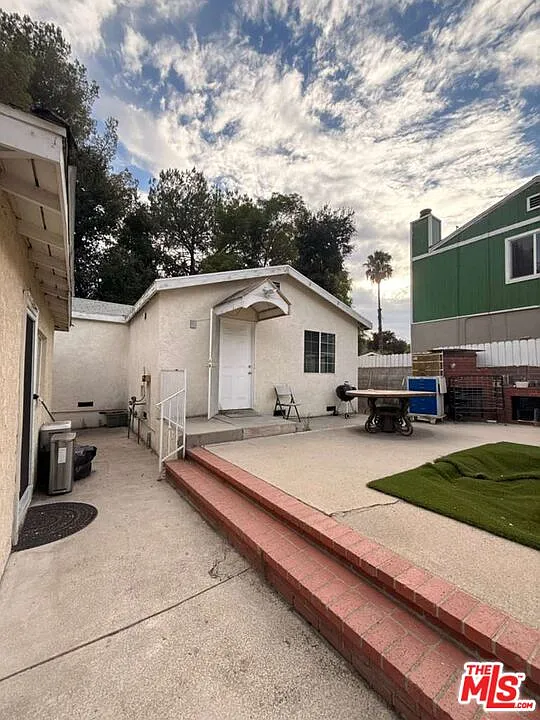 1 bed, 1.0 bath, 500 sqft, $2,100 — Photo 1