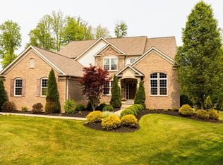 17765 Fossil Dr, Chagrin Falls, OH 44023