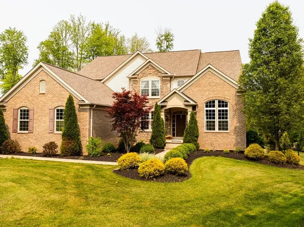 17765 Fossil Dr, Chagrin Falls, OH 44023