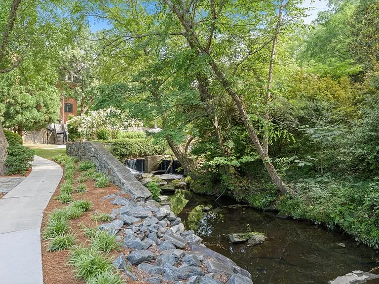 25312 Plantation Dr NE — Photo 40