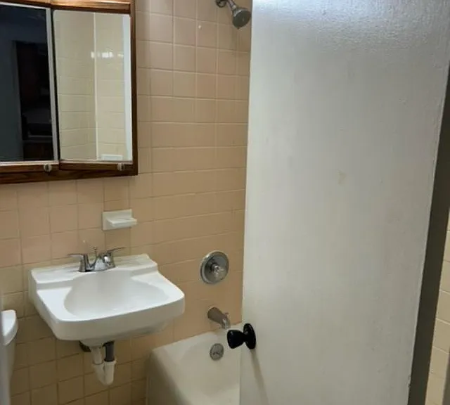 2745 Nicollet Ave #1 — Photo 2