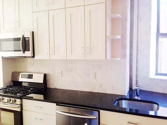 Rented by Royalty Living NYC | media 31