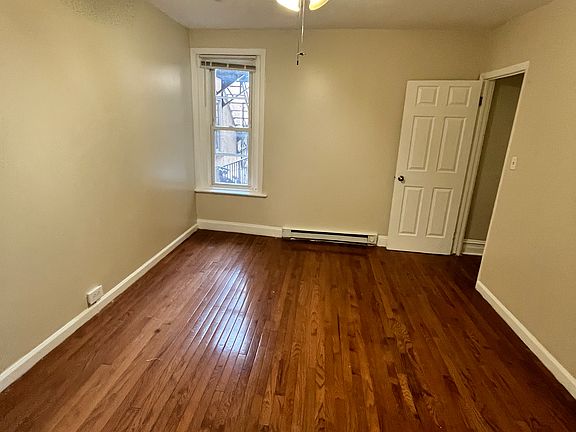 4th image of 36 N 10th St APT 2