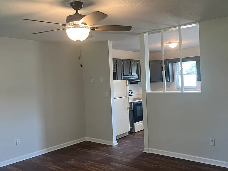 502 N Elm St #502 — Photo 3