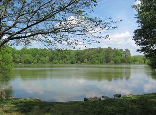 1712 Foxcreek Cir, Henrico, VA 23238