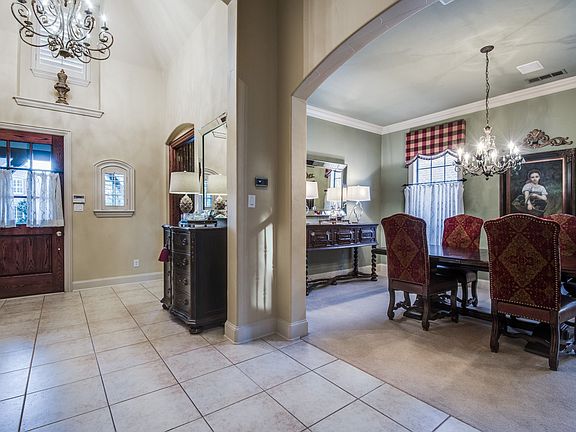 5th image of 2609 Queen Elaine Dr