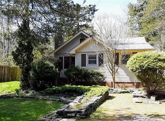 5th image of 929 Edgewood Dr