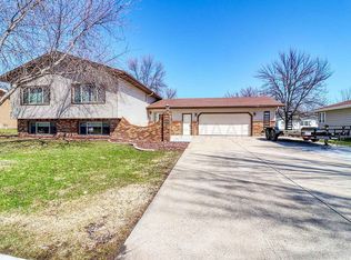 1907 25 1/2 Ave S, Fargo, ND 58103