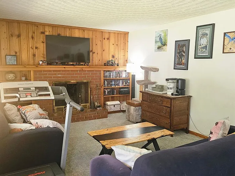 309 Lenore Trl — Photo 2