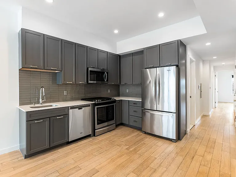359 Claremont Ave #B — Photo 8